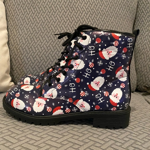 Christmas ๐
๐ฝ๐Combat-Type Santa Boots - Picture 3 of 10